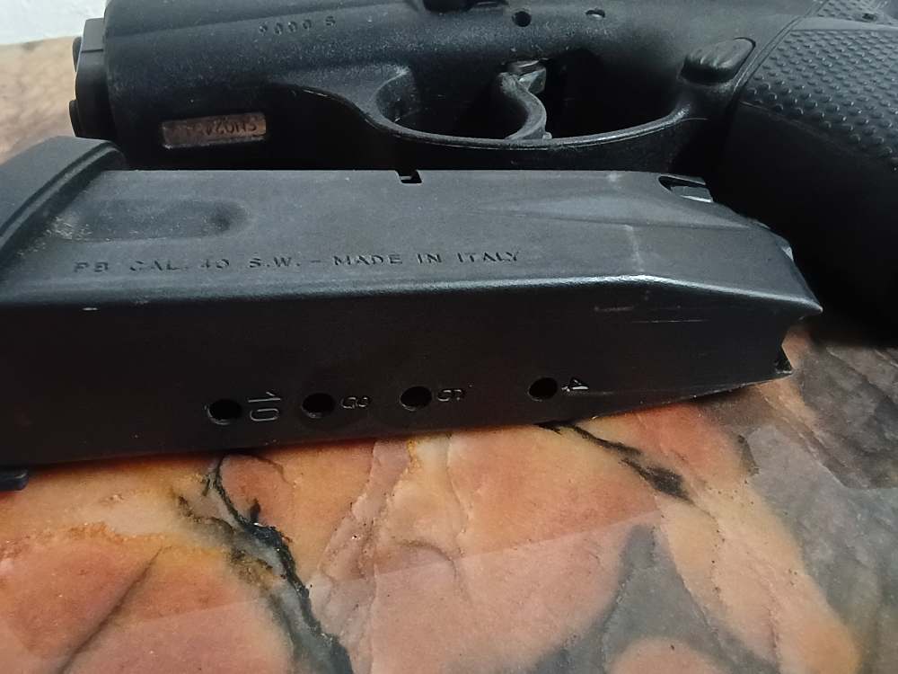 BERETTA model 9000S .40 cal SEMI AUTOMATIC compact hammer gun VERY NICE-img-7