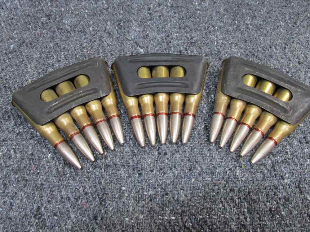 15 ROUNDS FRENCH 8mm LEBEL AMMO AND 3 ORIGINAL CLIPS, 1949 DATES-img-0