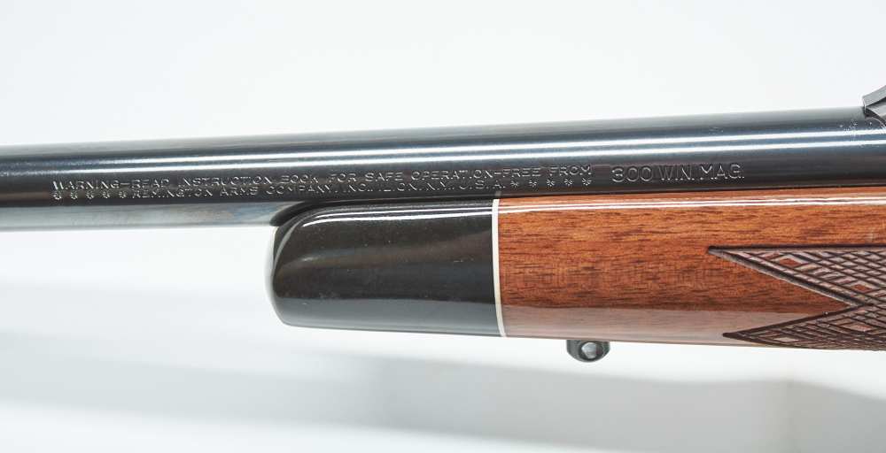 Remington 700 BDL **CUSTOM DELUXE**300 WIN MAG**ENGRAVED RECEIVER**-img-7