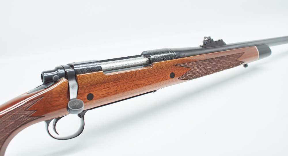 Remington 700 BDL **CUSTOM DELUXE**300 WIN MAG**ENGRAVED RECEIVER**-img-11