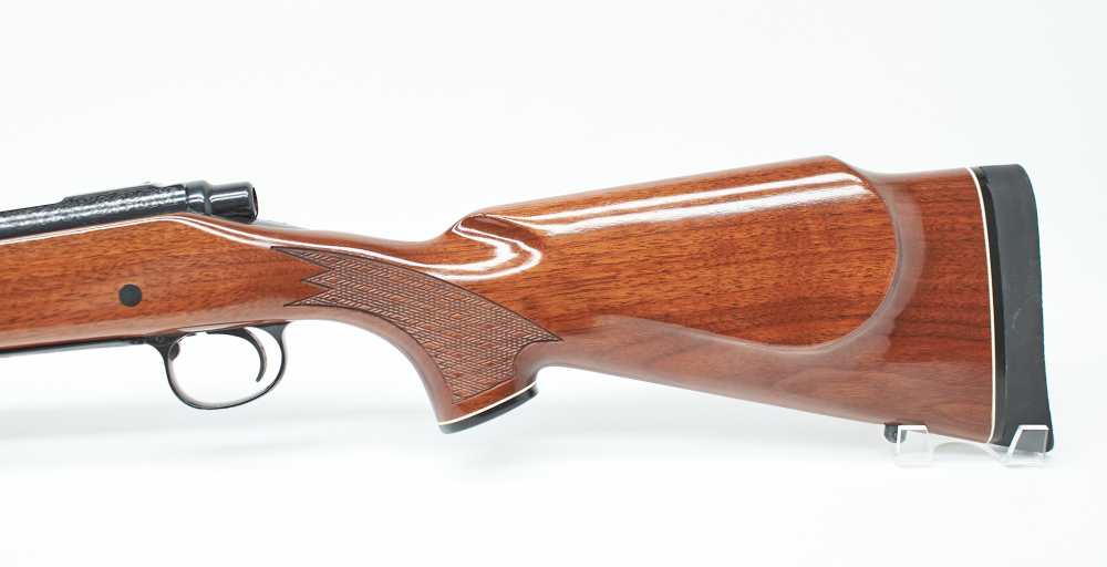 Remington 700 BDL **CUSTOM DELUXE**300 WIN MAG**ENGRAVED RECEIVER**-img-1