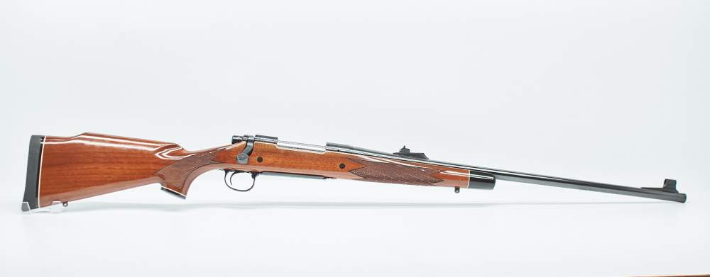 Remington 700 BDL **CUSTOM DELUXE**300 WIN MAG**ENGRAVED RECEIVER**-img-10