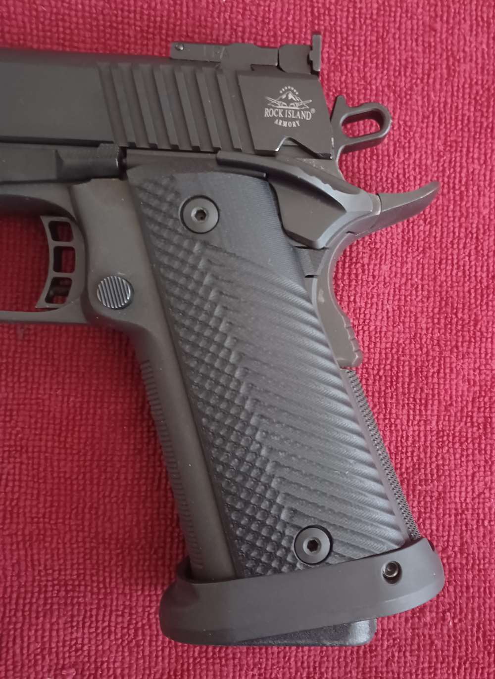 ROCK ISLAND ULTRA MATCH HC 1911 9MM-img-2