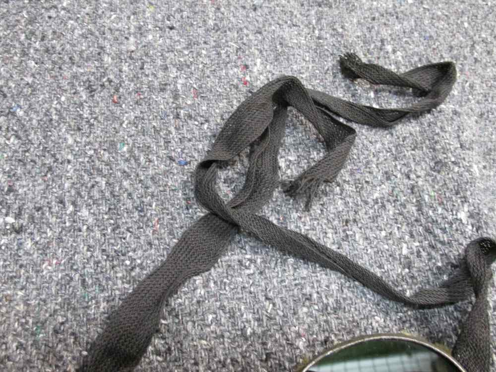 ORIGINAL WWII U.S. ARMY SKI AND MOUNTAIN GOGGLES WITH STRING TIE-img-8
