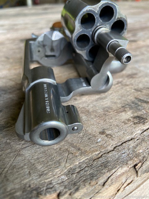 Smith & Wesson S&W 64-4, 2 Inch Snubby!-img-13