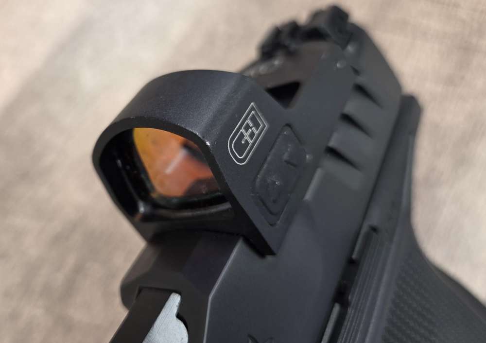 PRE-OWNED - Walther PDP F-Series Pro 4 Compact w/ C&H red dot 4796040-img-9