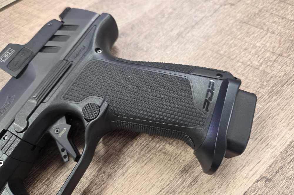 PRE-OWNED - Walther PDP F-Series Pro 4 Compact w/ C&H red dot 4796040-img-8