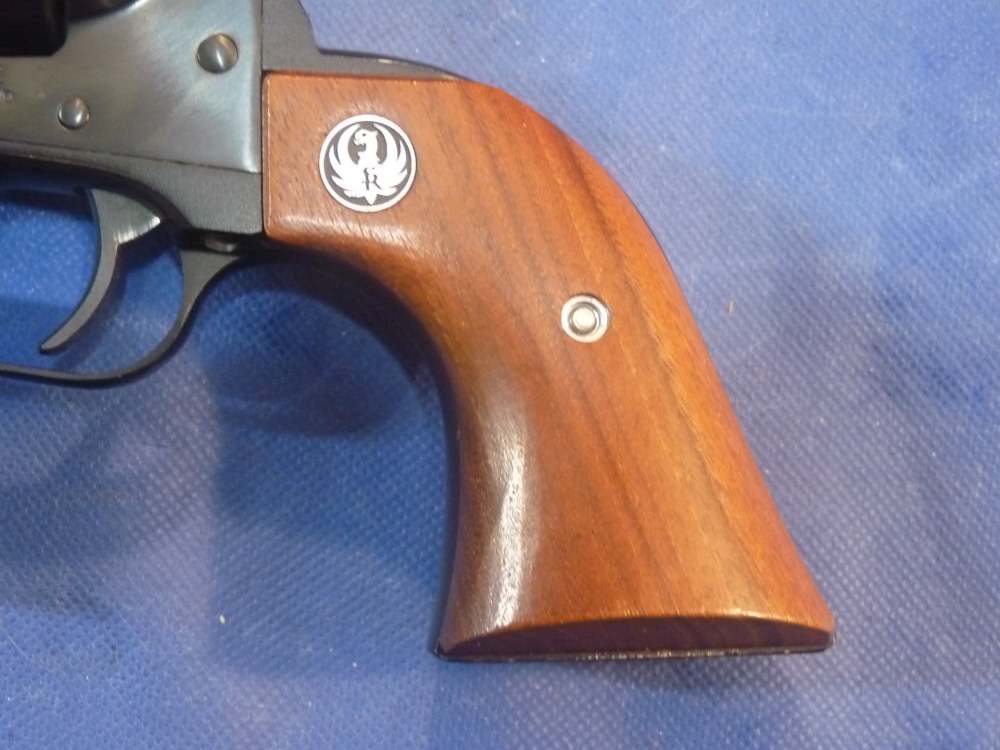 RUGER New Model BLACKHAWK Convertible.45 Colt and .45acp cylinders with Box-img-6