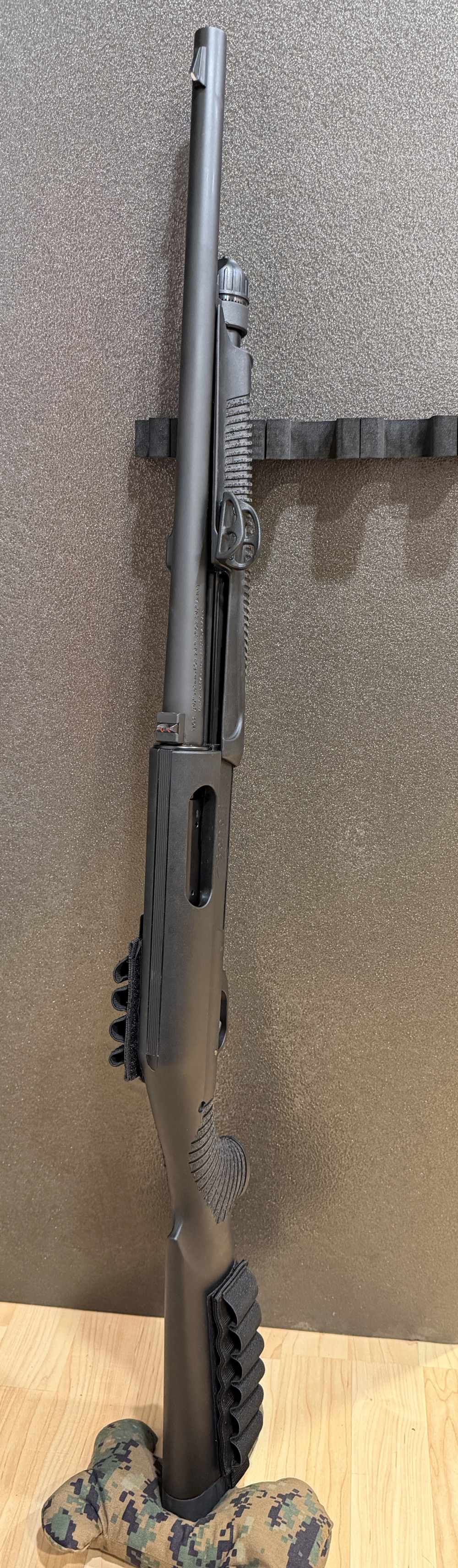 Benelli Nova 12 gauge with rifle sights Home Defense or Big Game hunting-img-9