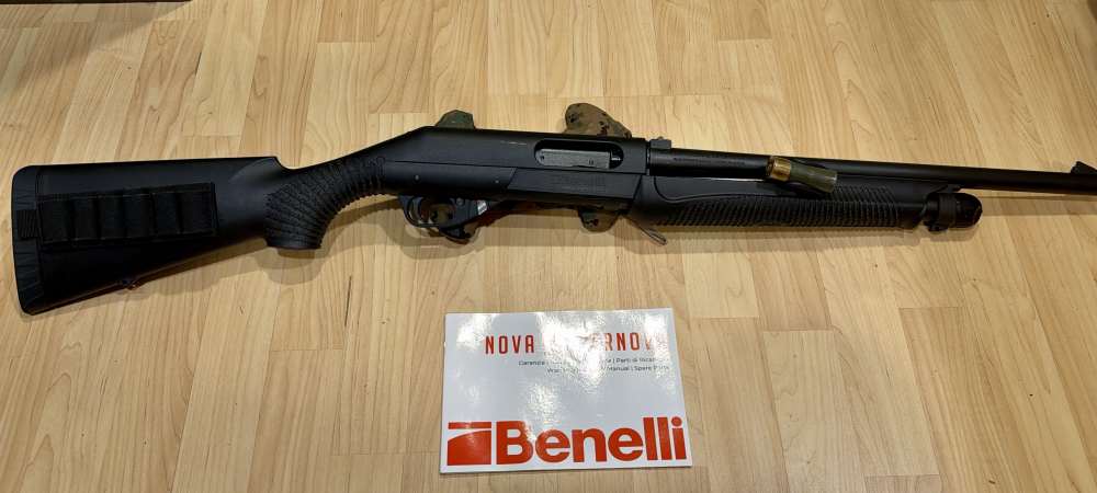 Benelli Nova 12 gauge with rifle sights Home Defense or Big Game hunting-img-0