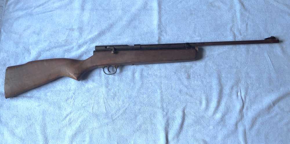 CROSMAN MODEL " 167 " PELLGUN SINGLE SHOT BOLT ACTION RIFLE .177 CAL.-img-0