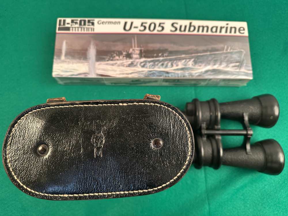 German WWII Kriegsmarine U-Boat Armored Binoculars 7x50 with Eagle M Case-img-0