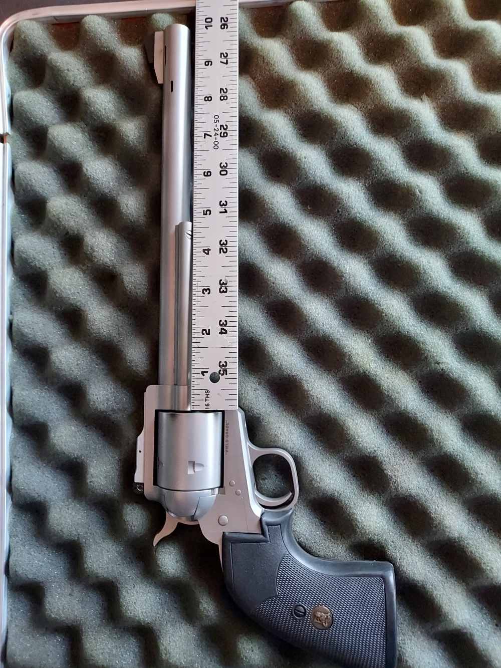 Freedom arms  454  and extras-img-0