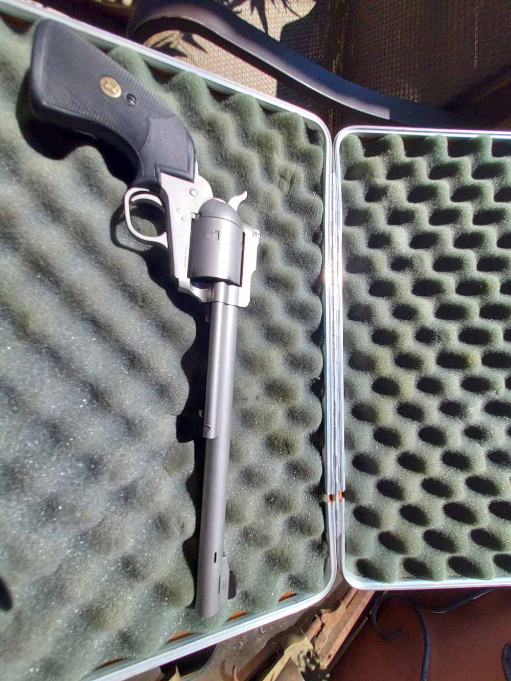 Freedom arms  454  and extras-img-1