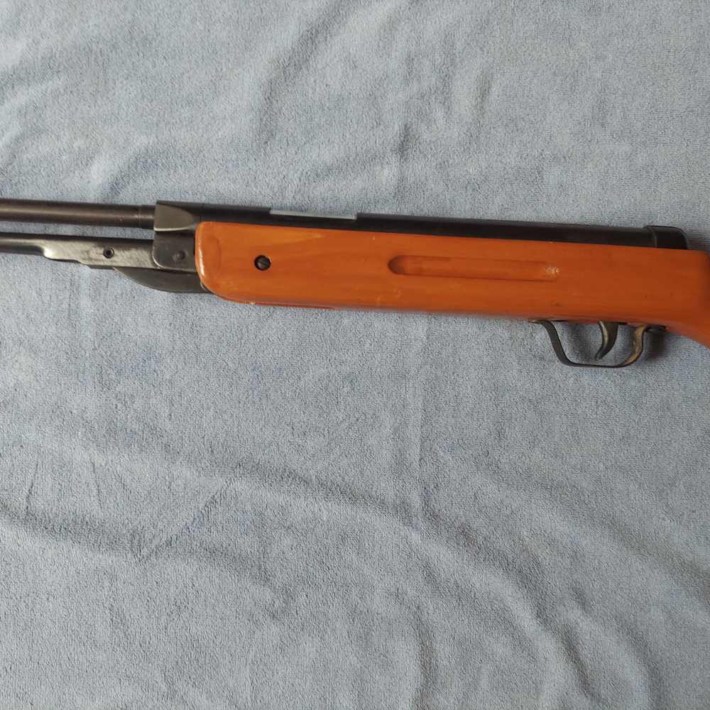 PELLET AIR RIFLE  UNKNOWN MANUFACTURER AND CALIBER -img-6