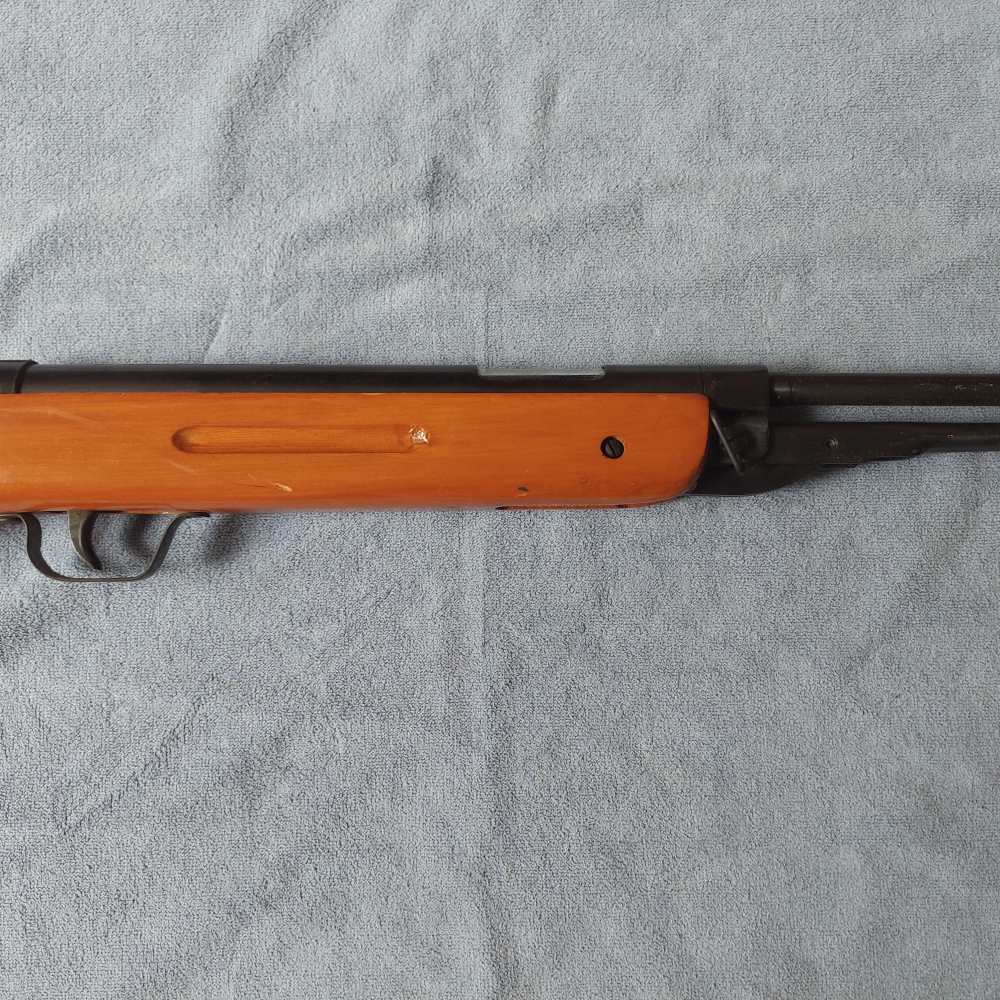 PELLET AIR RIFLE  UNKNOWN MANUFACTURER AND CALIBER -img-3