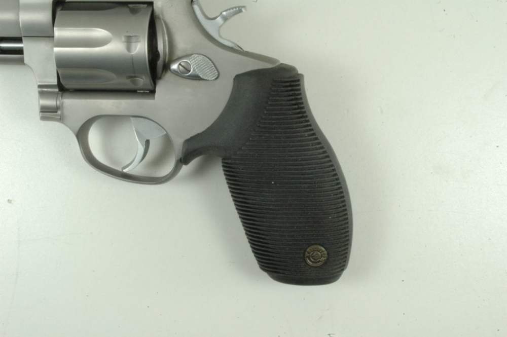 Taurus Model 17 Tracker Revolver, 17 HMR, Stainless, Box, Key, Optic, 2001-img-3