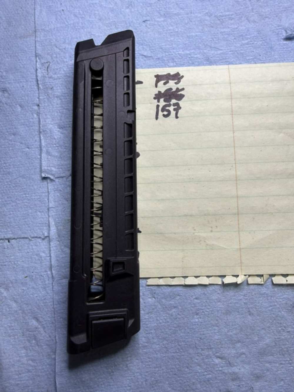 (157)  1 SIG SAUER P322 25 round 22 long rifle magazine used great shape-img-0