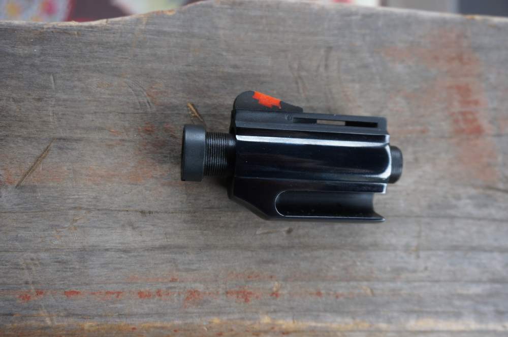 Dan Wesson V22 22lr 2 1/2 Inch Barrel with shroud and Nut -img-1