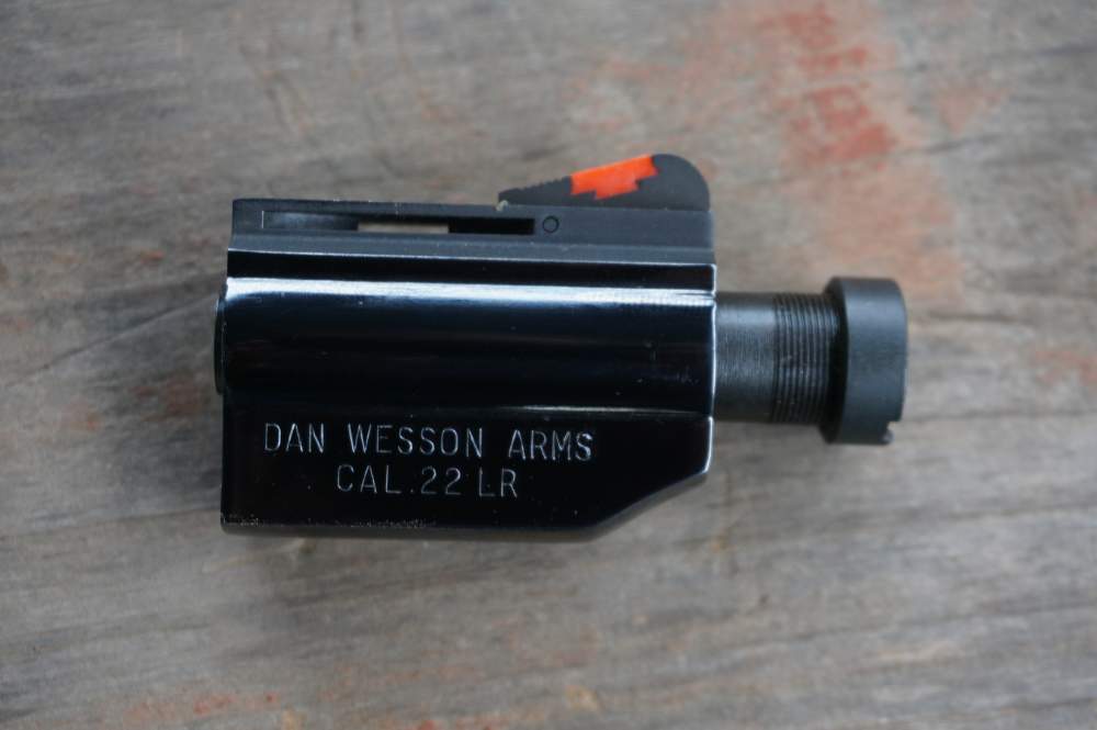 Dan Wesson V22 22lr 2 1/2 Inch Barrel with shroud and Nut -img-2