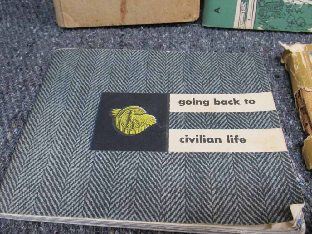 10 PIECES WWII-1950'S ERA MILITARY BOOKLETS-LANGUAGE, DICTIONARY, HANDBOOKS-img-5