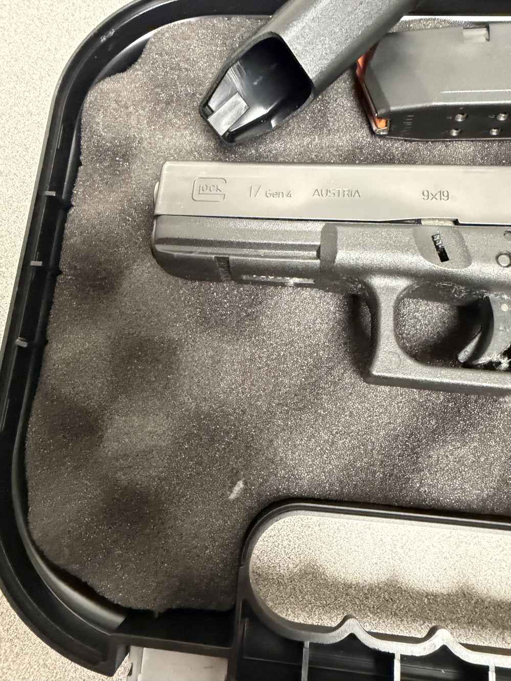 Glock 17 Gen 4, 9mm, 4.5”, 17RD-img-4