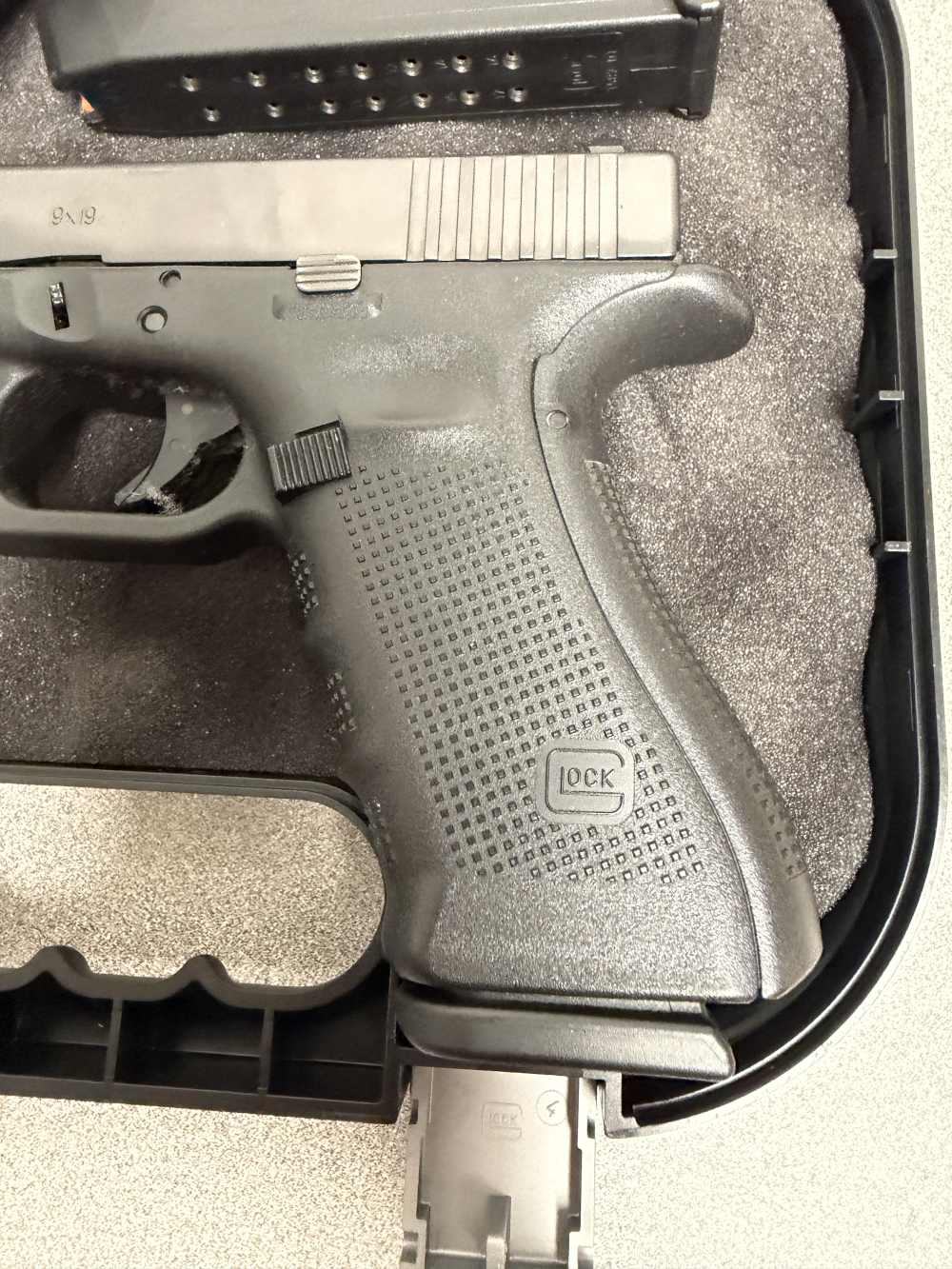 Glock 17 Gen 4, 9mm, 4.5”, 17RD-img-3