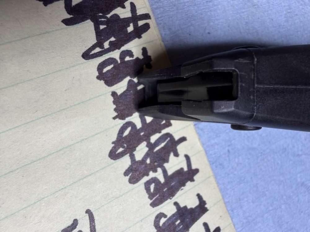 (158)  1 SIG SAUER P322 20 round 22 long rifle magazine used a great shape-img-0