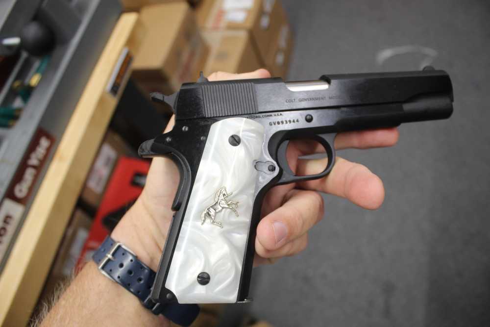COLT 1911 IN 38 SUPER LIKE NEW WITH NO RESERVE-img-1