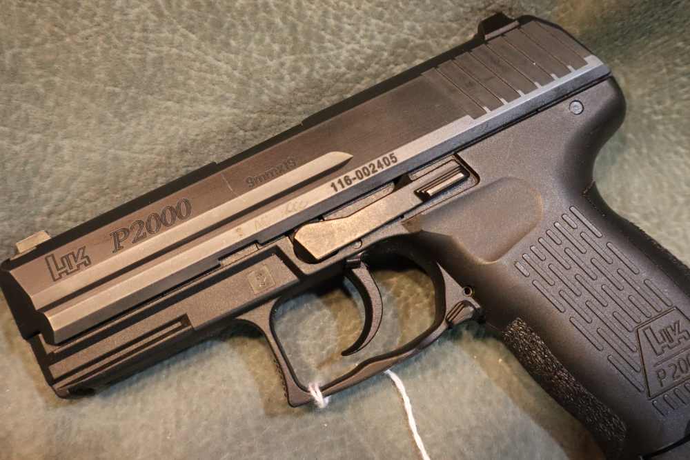 H+K P2000 V2 9mm with box,papers and 5 magazines-img-6