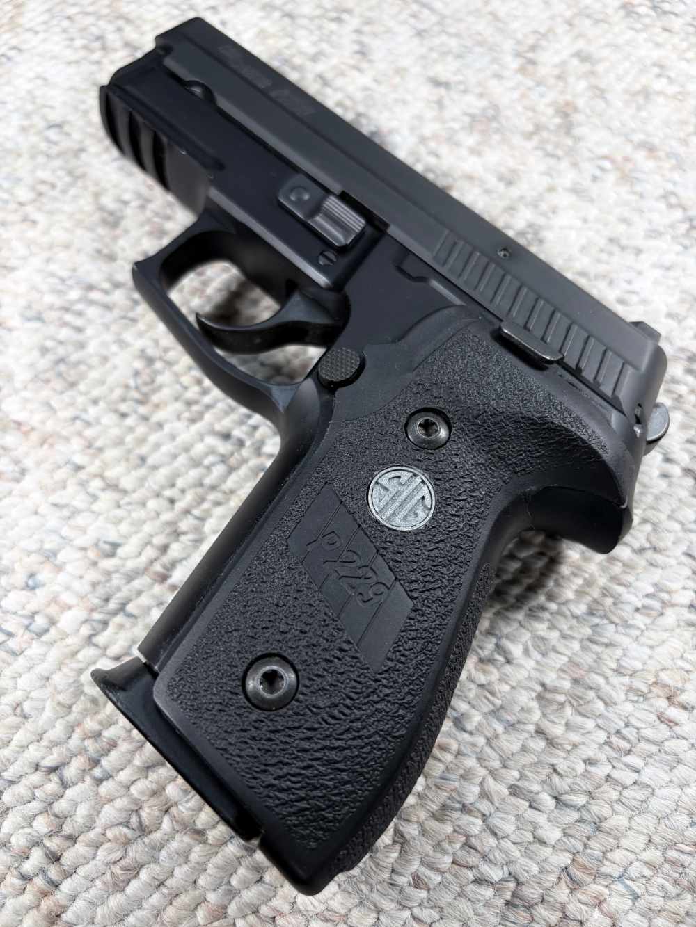 Sig Sauer P229 .40 S&W Pistol (3) mags, Org Factory Case & Man  Hogue Grips-img-3