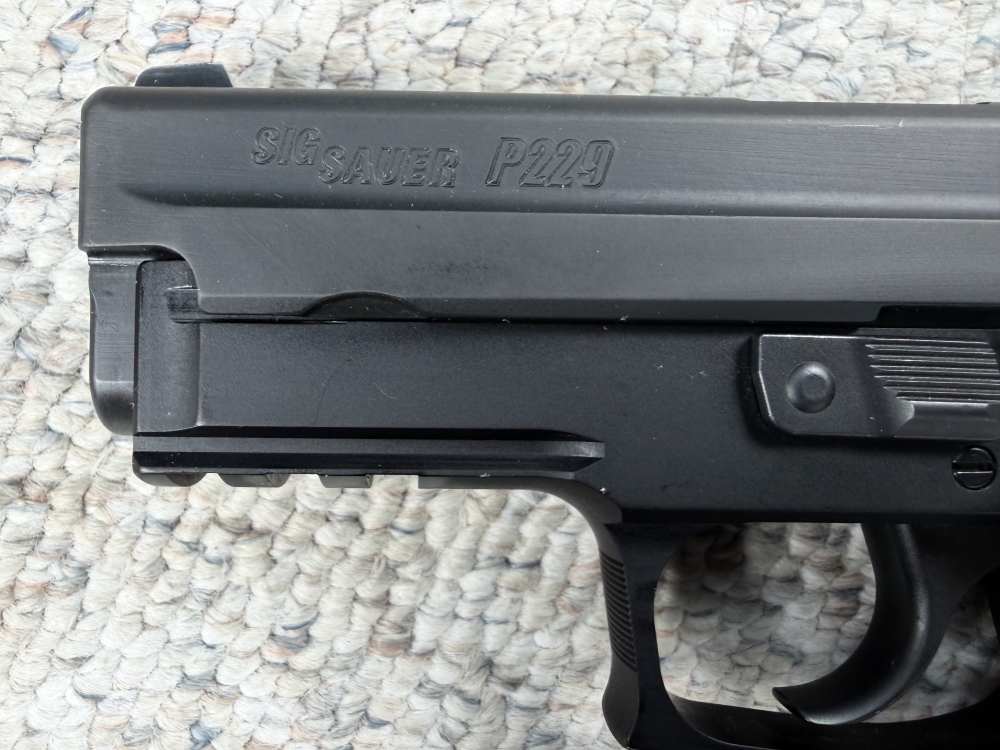 Sig Sauer P229 .40 S&W Pistol (3) mags, Org Factory Case & Man  Hogue Grips-img-15