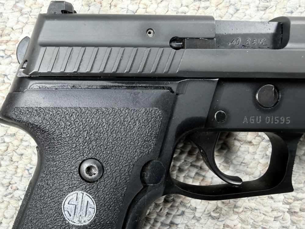 Sig Sauer P229 .40 S&W Pistol (3) mags, Org Factory Case & Man  Hogue Grips-img-11