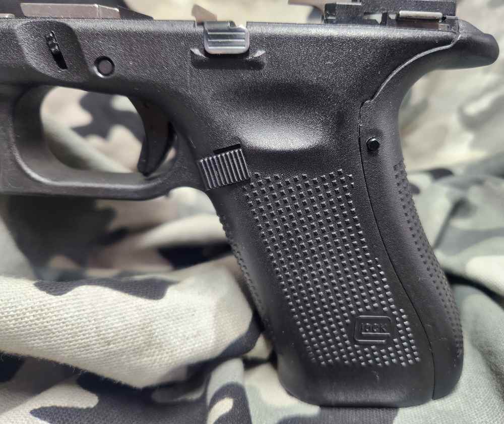 Glock 17 Gen 5 Complete Frame 9MM Used 702 Discontinued -img-6