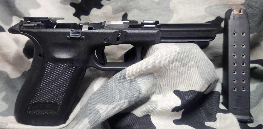 Glock 17 Gen 5 Complete Frame 9MM Used 702 Discontinued -img-0