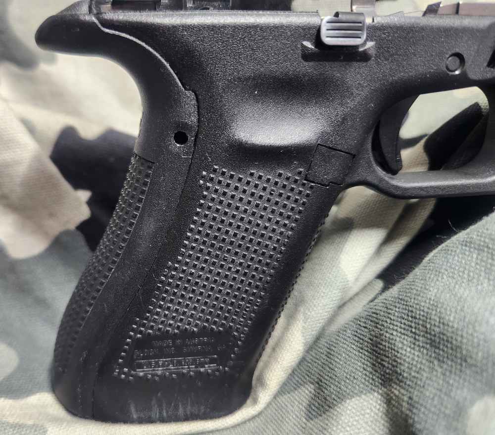 Glock 17 Gen 5 Complete Frame 9MM Used 702 Discontinued -img-2