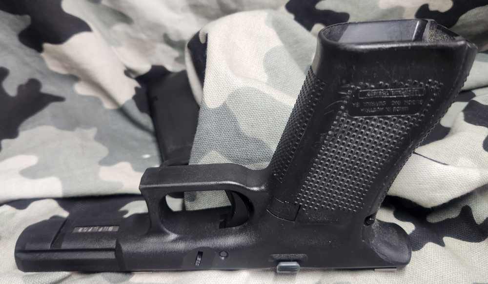 Glock 17 Gen 5 Complete Frame 9MM Used 702 Discontinued -img-11