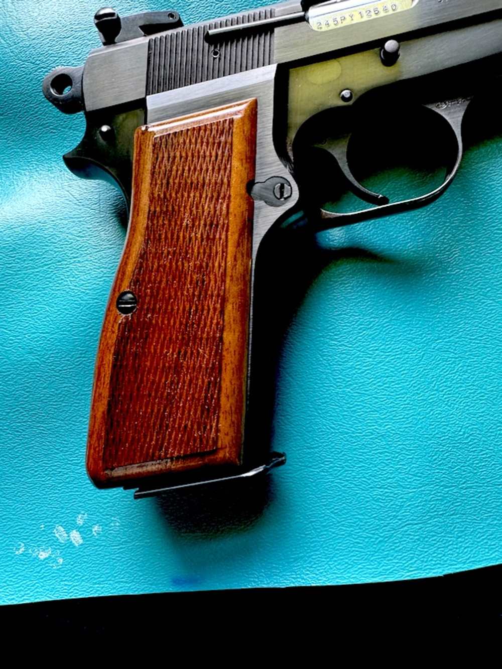 Stunning 1982 Browning Hi-Power 9mm Belgium Made, Target Sights,Custom Case-img-9