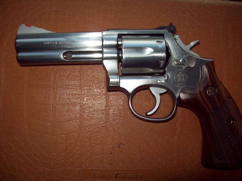 Smith & Wesson. 686 4" Stainless No Dash or M mark Original-img-0