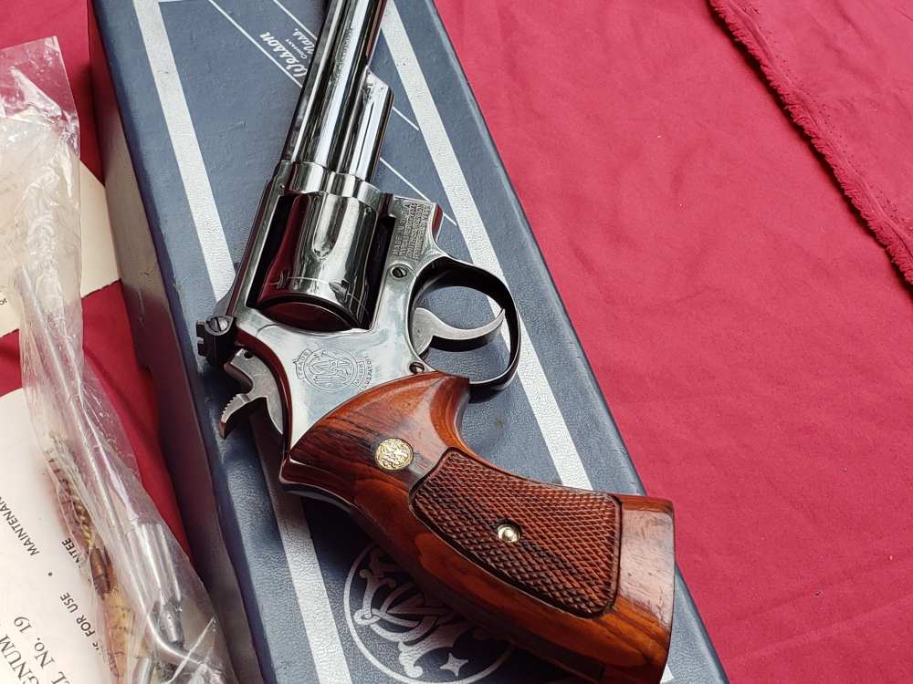 Smith & Wesson 19-3 - 6" bbl - Pinned & Recessed - OG Box and Papers -img-61