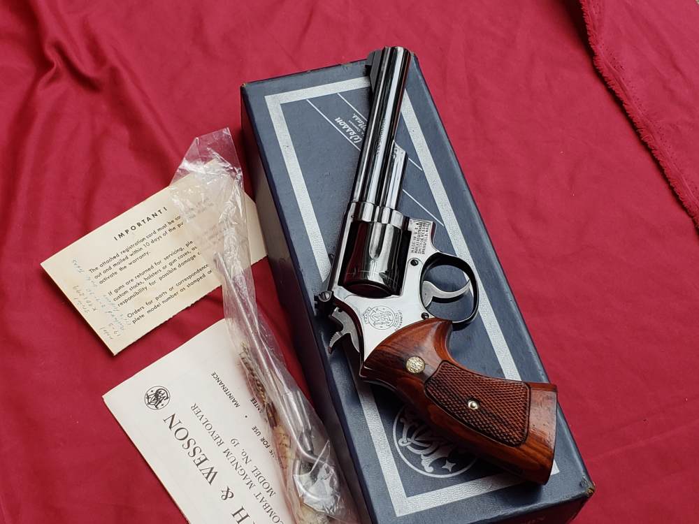 Smith & Wesson 19-3 - 6" bbl - Pinned & Recessed - OG Box and Papers -img-60