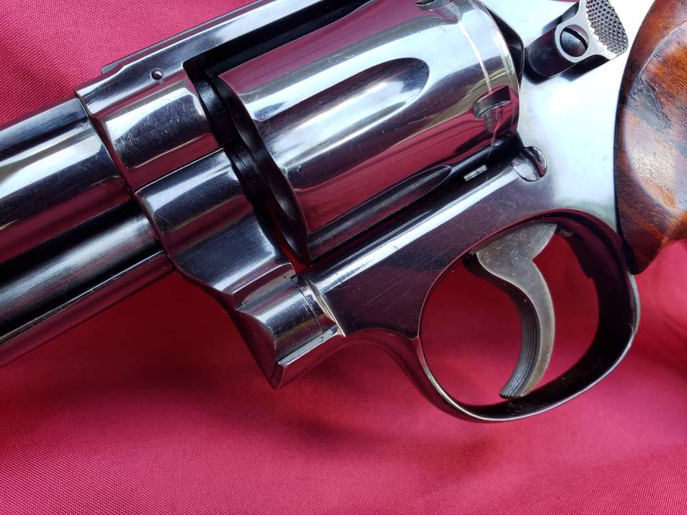 Smith & Wesson 19-3 - 6" bbl - Pinned & Recessed - OG Box and Papers -img-11