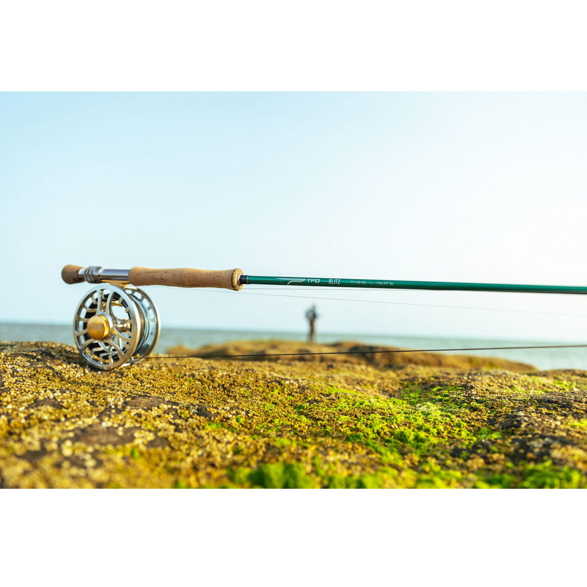 TFO Blitz 6wt 9ft 4pc Fly Fishing Rod w/Rod Sock and Tube-img-3