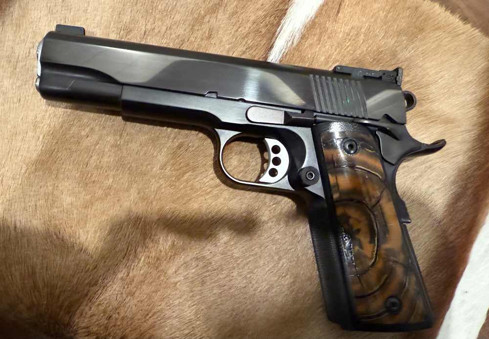   ED BROWN 1911 CLASSIC CUSTOM DISPLAY QUEEN  No longer in production-img-3