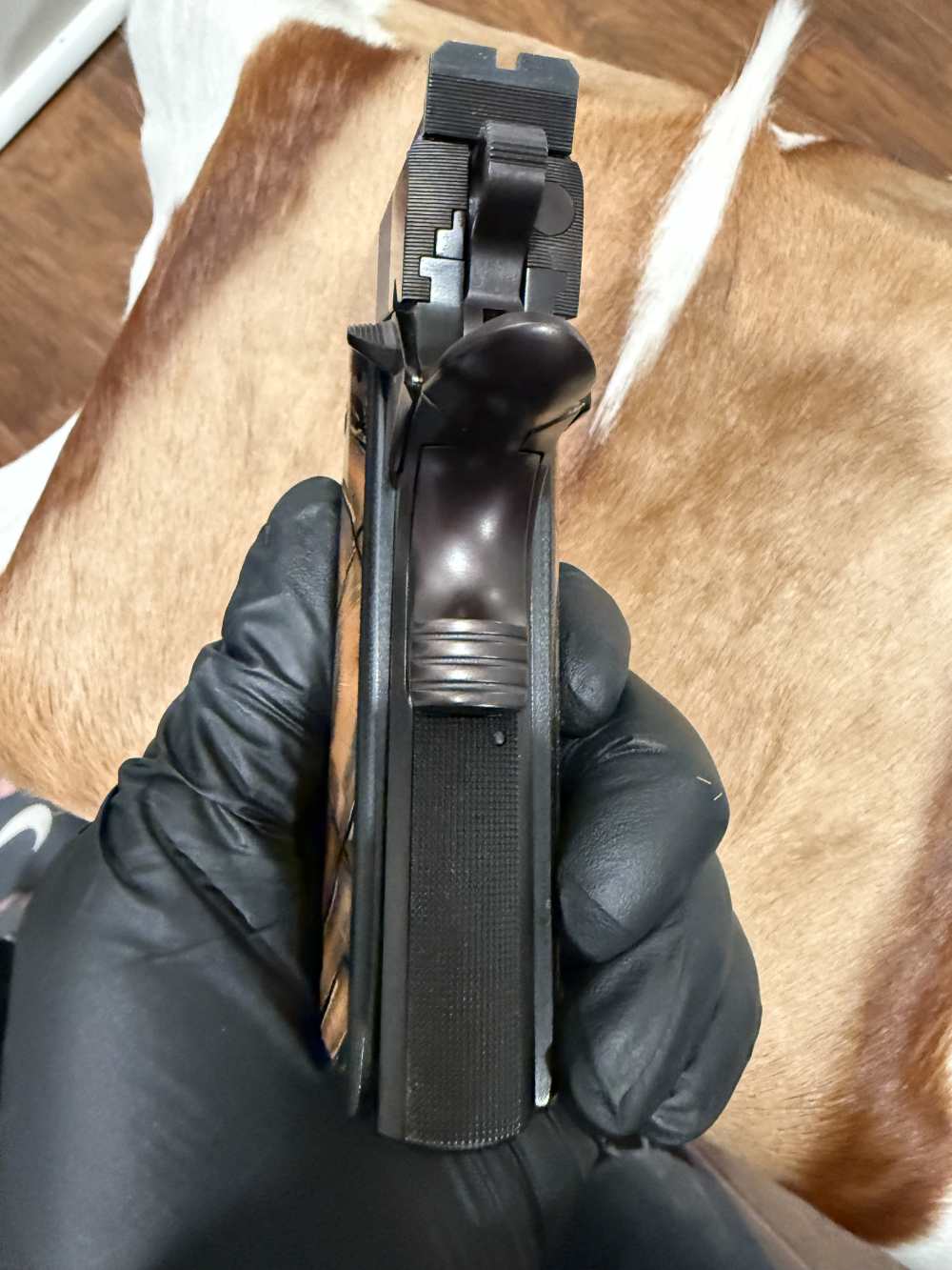   ED BROWN 1911 CLASSIC CUSTOM DISPLAY QUEEN  No longer in production-img-6