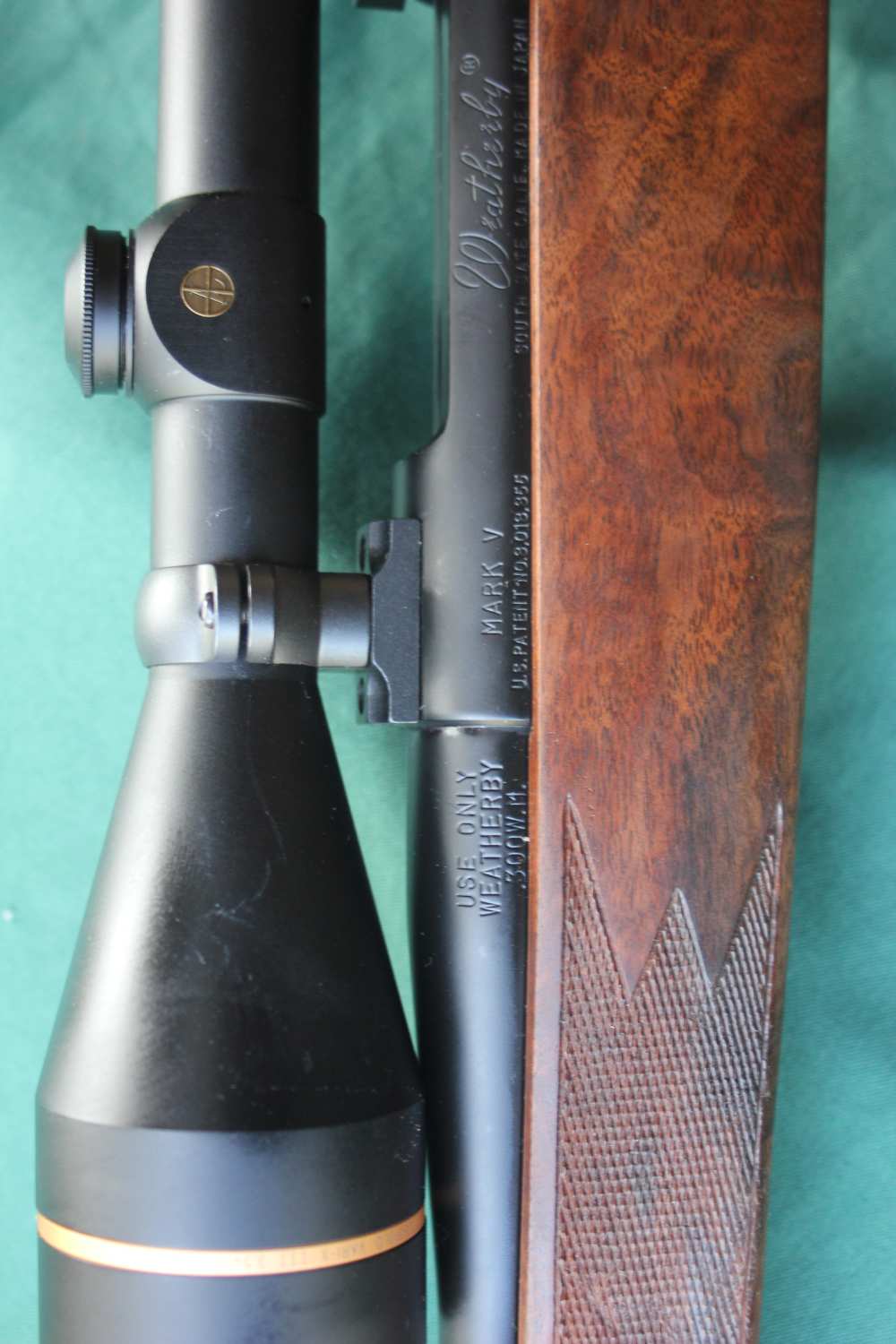 Weatherby Custom Shop Mark 5 Deluxe 300 Weatherby with scope-img-7