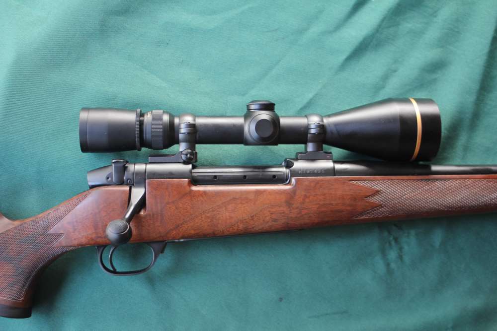 Weatherby Custom Shop Mark 5 Deluxe 300 Weatherby with scope-img-0