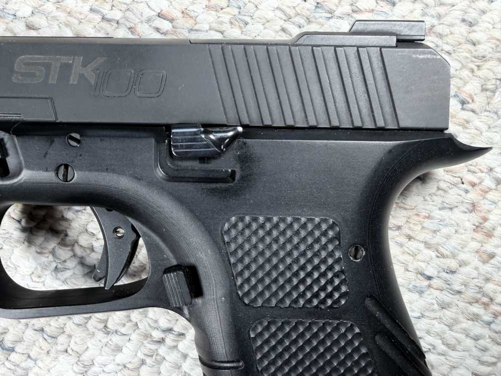 Rock Island Armory  (2) 17 Mags, Case, Red Dot Cut, Manual, All Metal -img-10