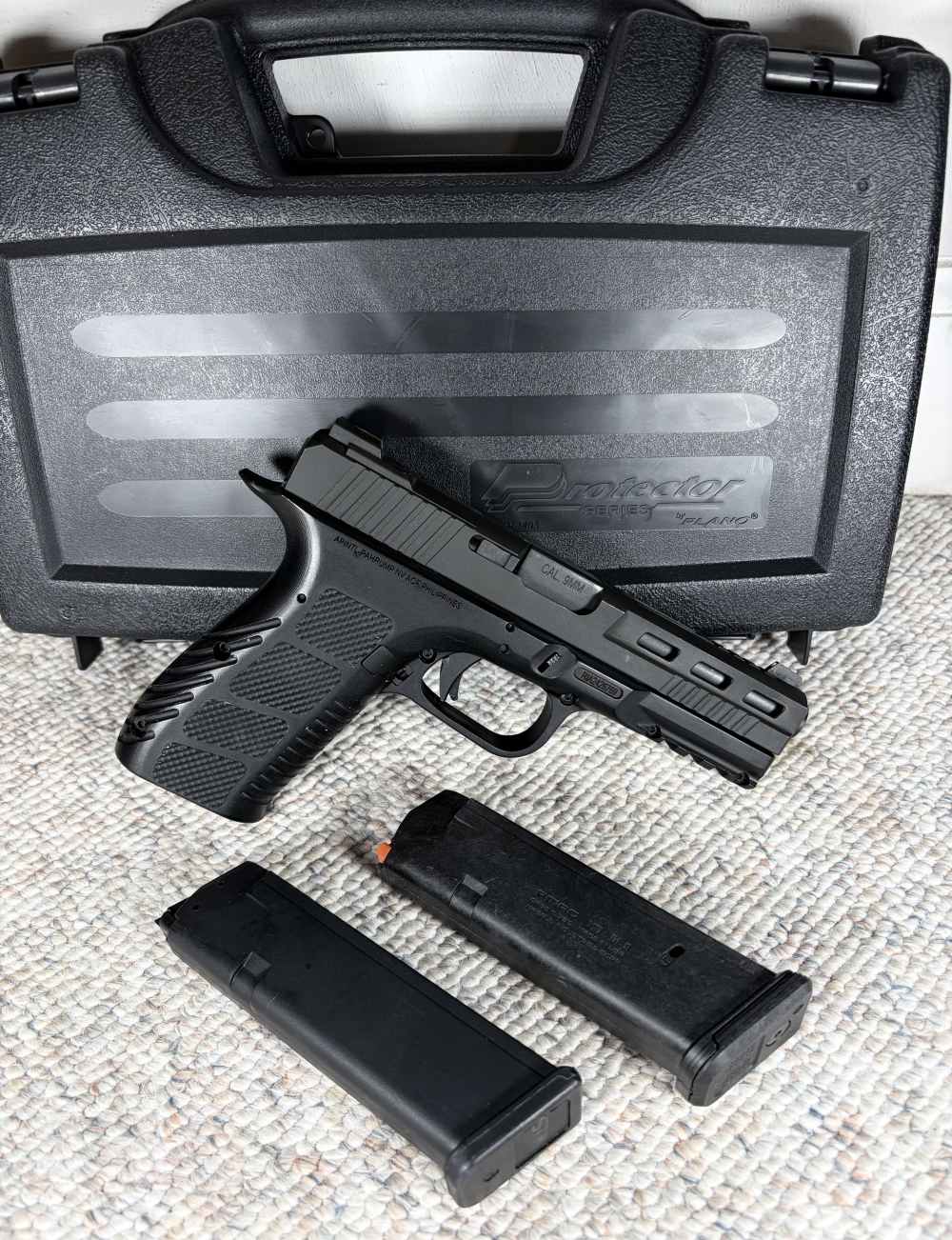 Rock Island Armory  (2) 17 Mags, Case, Red Dot Cut, Manual, All Metal -img-0