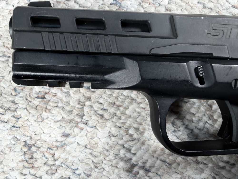 Rock Island Armory  (2) 17 Mags, Case, Red Dot Cut, Manual, All Metal -img-5
